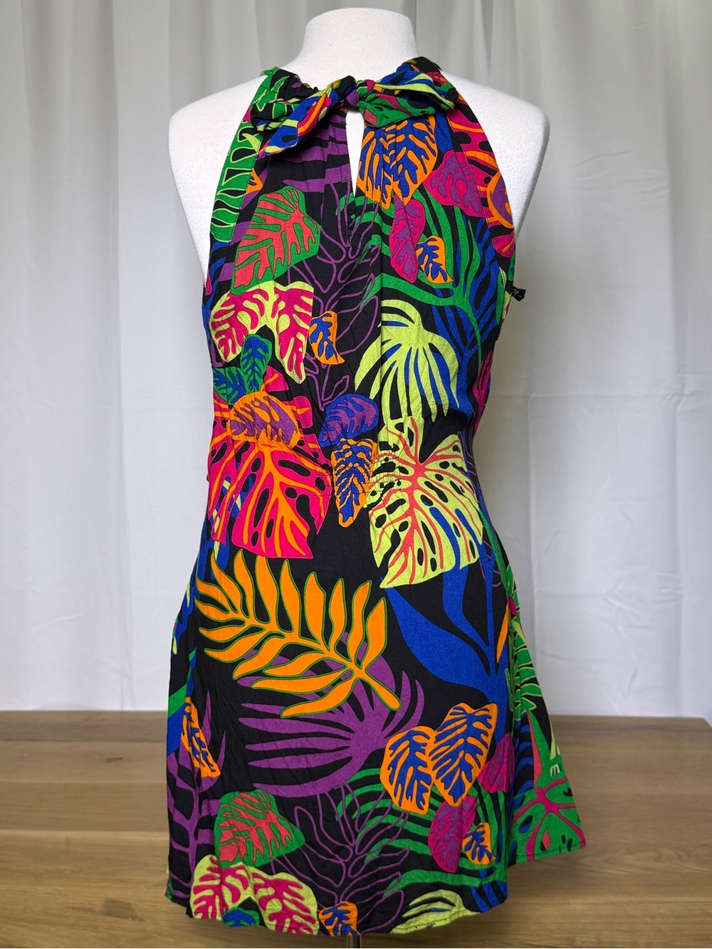 La Mer Luxe Black & Neon Tropical Halter Dress Leaf Print Tie Waist Small - Picture 4 of 9
